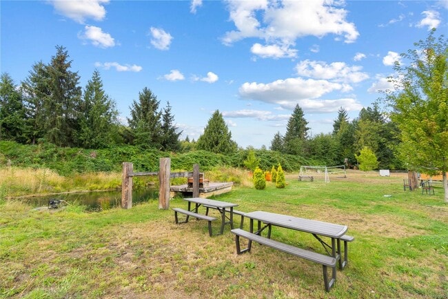 More details for 1747 Nahmint Rd, Qualicum Beach, BC - Specialty for Sale