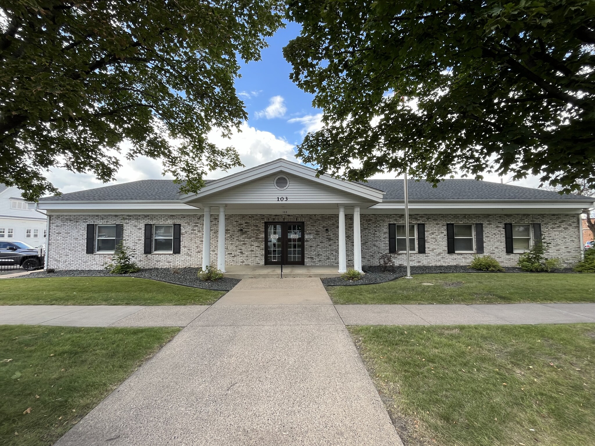 103 S 2nd St, River Falls, WI for lease Building Photo- Image 1 of 27