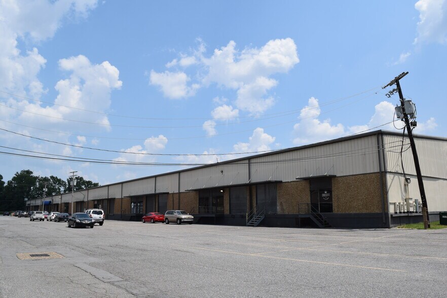 1021 Jessie Rd, Little Rock, AR à louer - Photo du bâtiment - Image 1 de 7