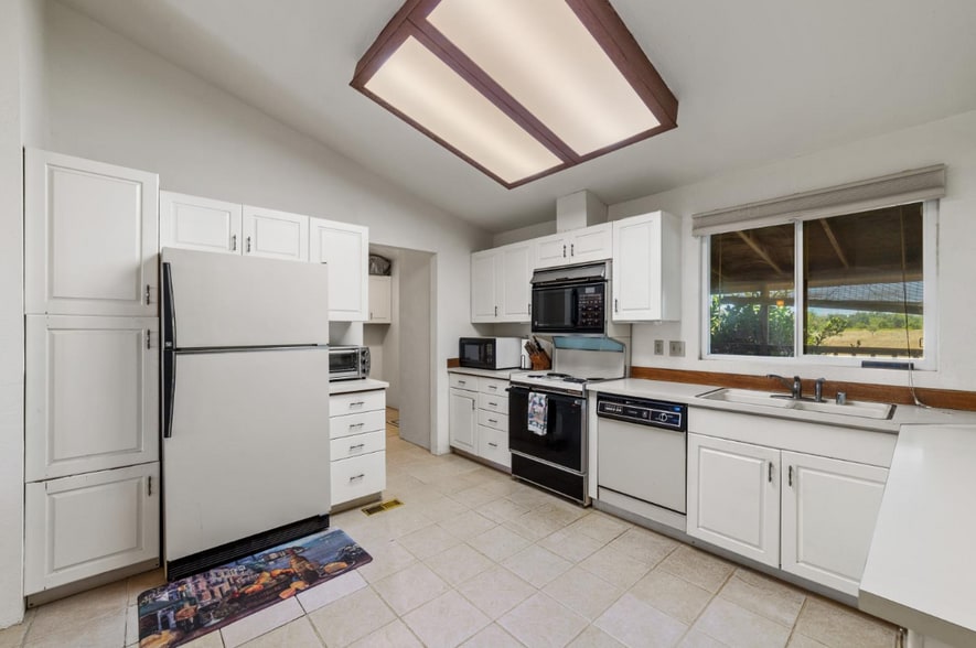 16690 County Road 87, Esparto, CA for sale - Interior Photo - Image 2 of 5