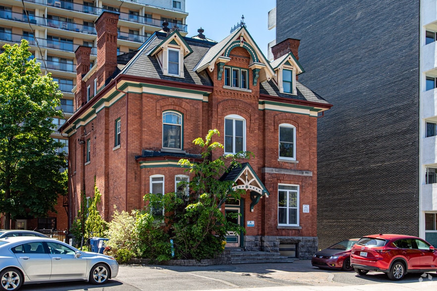 260 Somerset St W, Ottawa, ON à vendre - Photo du bâtiment - Image 2 de 2