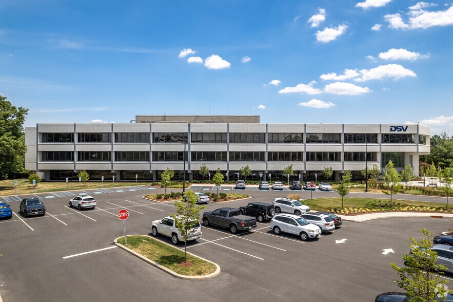 200 Wood Ave S, Iselin, NJ à louer - Photo du bâtiment - Image 2 de 7