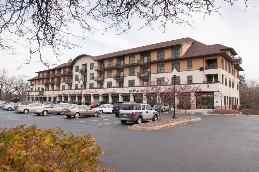 14411 Excelsior Blvd, Minnetonka, MN à louer - Photo du bâtiment - Image 1 de 26