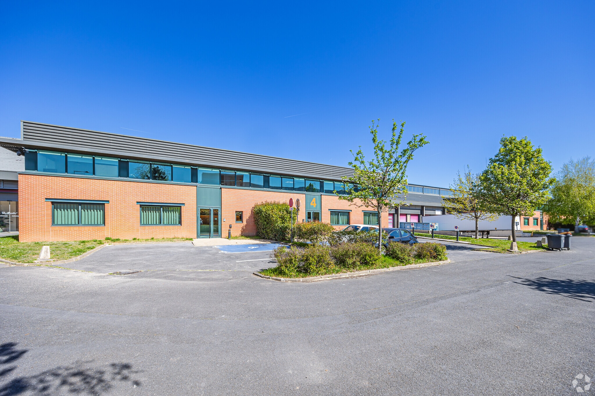 2-4 Rue Charles Christofle, Saint-Denis for lease Primary Photo- Image 1 of 6