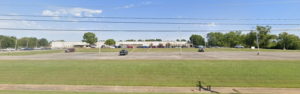 1904 W Clark Rd, Clarksville, AR for sale - Building Photo - Image 2 of 9