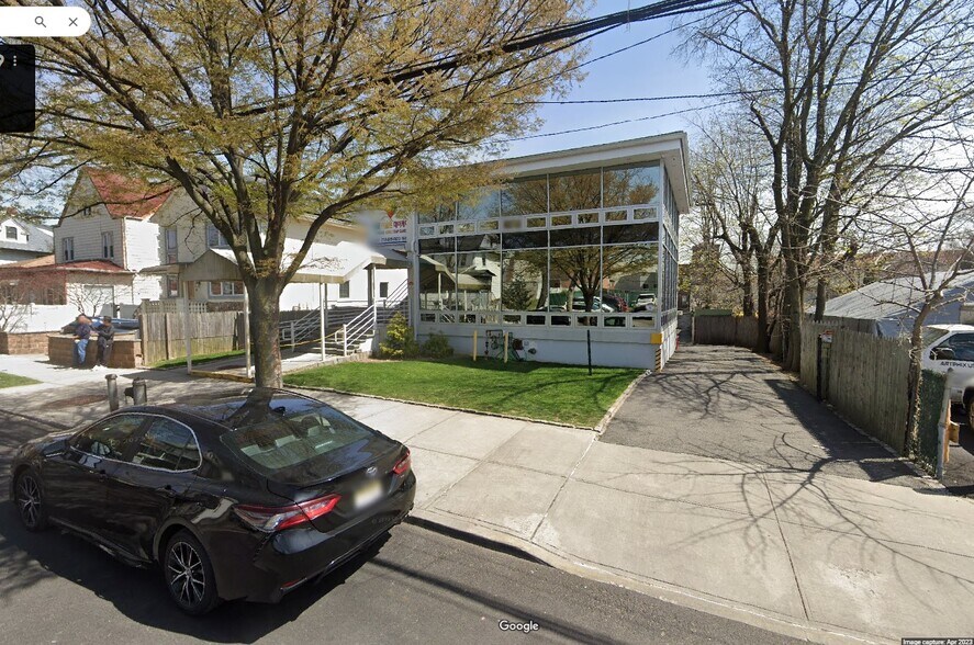 3541 156th St, Flushing, NY à vendre - Photo principale - Image 1 de 13