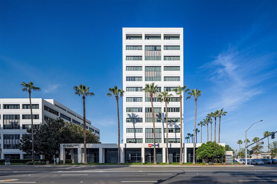 500 S Main St, Orange, CA à vendre - Photo du bâtiment - Image 2 de 17