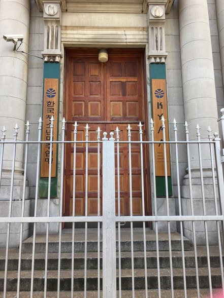 5 Stuyvesant Ave, Brooklyn, NY for sale - Building Photo - Image 3 of 20