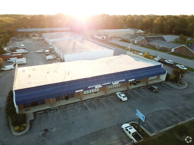 1211 Ireland Dr, Fayetteville, NC à louer - Photo du bâtiment - Image 2 de 9