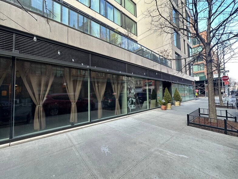 450 Washington St, New York, NY à vendre - Photo du bâtiment - Image 2 de 3