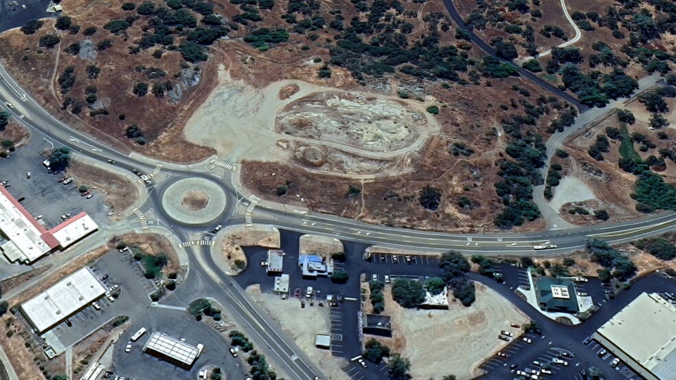 29586 Auberry Rd, Prather, CA à louer - Photo du bâtiment - Image 3 de 7