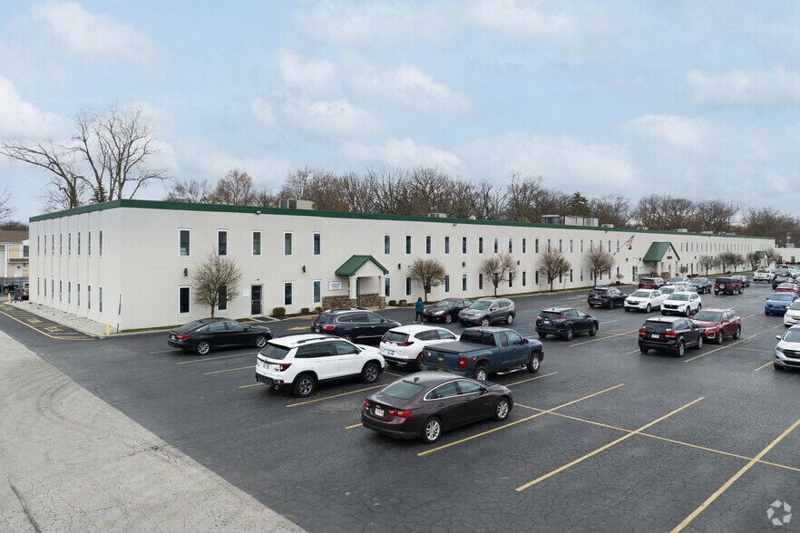 5151 Monroe St, Toledo, OH à louer - Photo du bâtiment - Image 1 de 14
