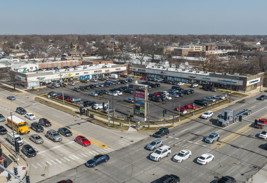 6310 W 95th St, Oak Lawn, IL for lease - Building Photo - Image 1 of 12