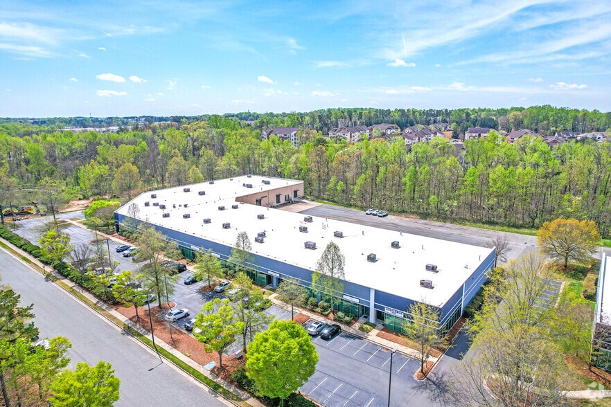 9009 Perimeter Woods Dr, Charlotte, NC for lease - Aerial - Image 3 of 6