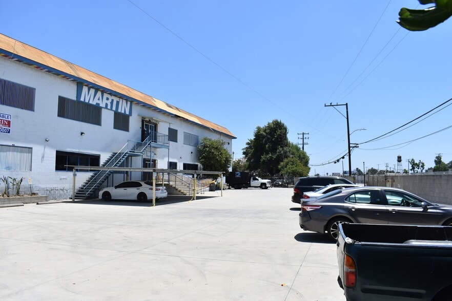 12150 S Alameda St, Lynwood, CA for lease - Building Photo - Image 1 of 13