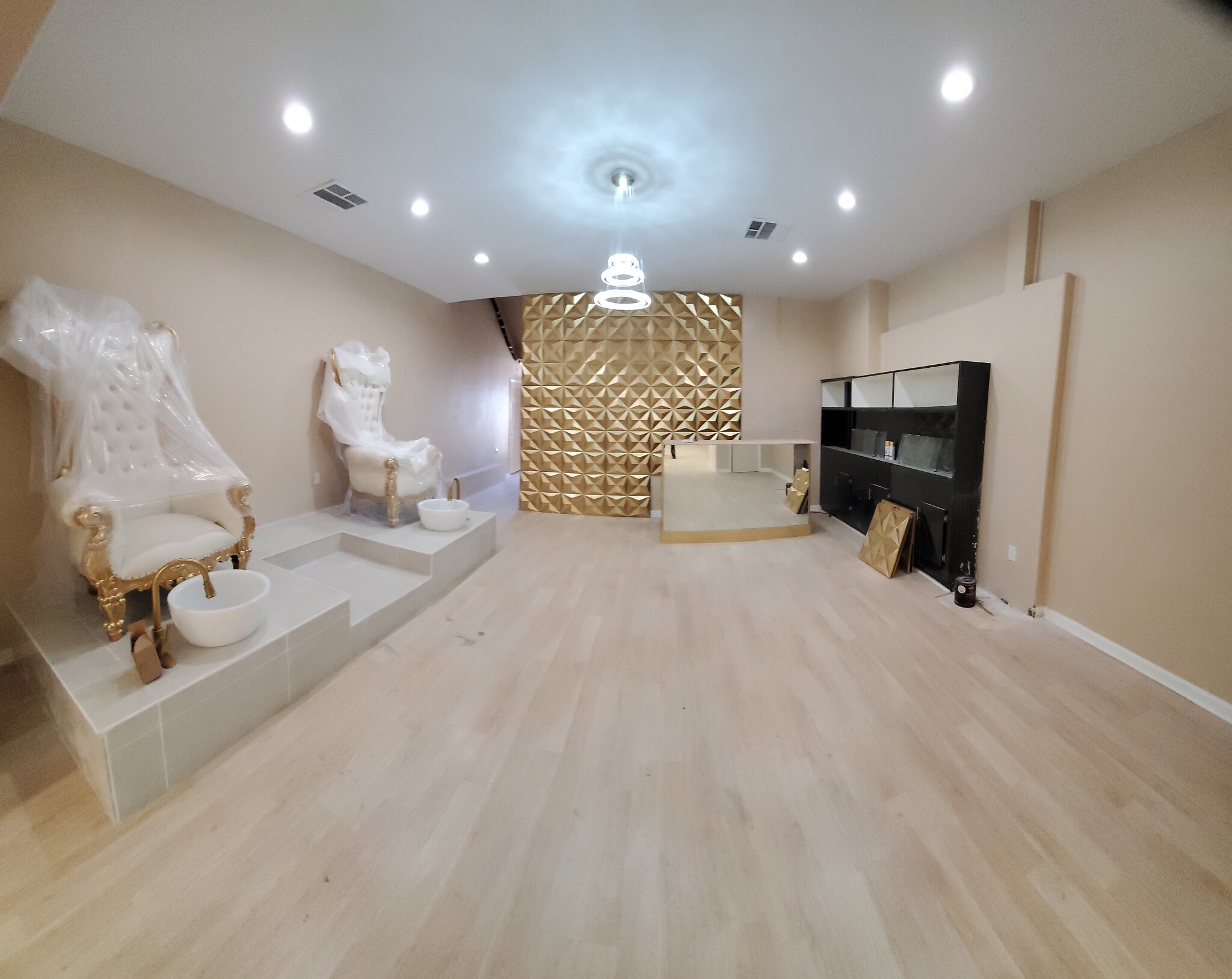 4074 Crenshaw, Los Angeles, CA for lease Interior Photo- Image 1 of 10