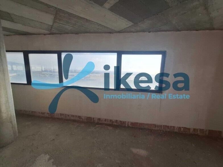 Retail in Vícar for sale - Interior Photo - Image 2 of 17