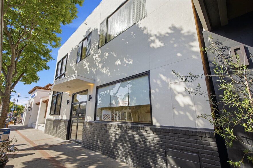 790 Laurel St, San Carlos, CA à vendre - Photo du bâtiment - Image 2 de 20