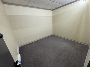 4621 Shrank Dr, Independence, MO for lease Interior Photo- Image 1 of 1