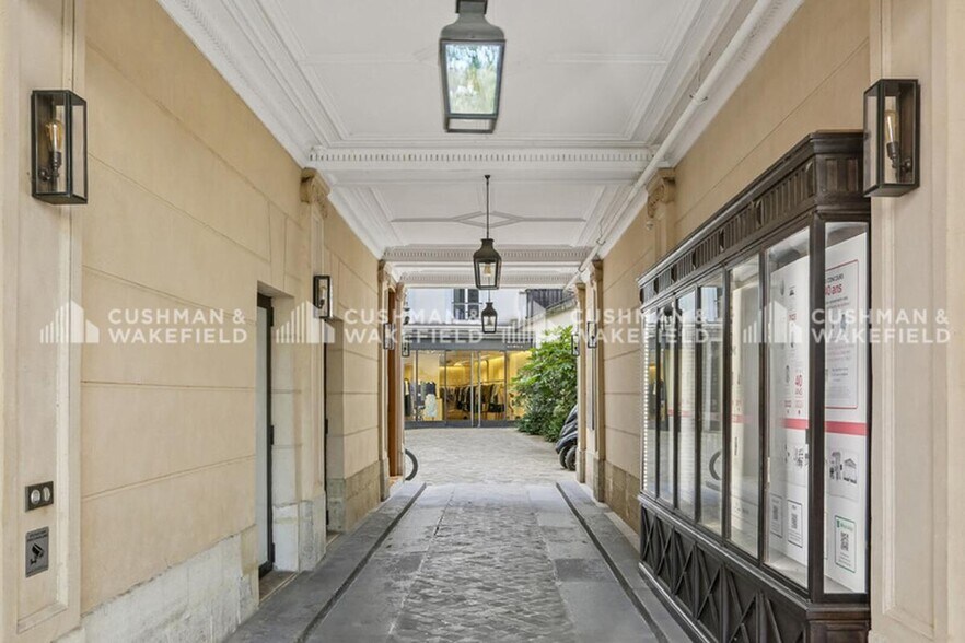 6 Place De La Madeleine, Paris à louer - Photo du bâtiment - Image 3 de 5