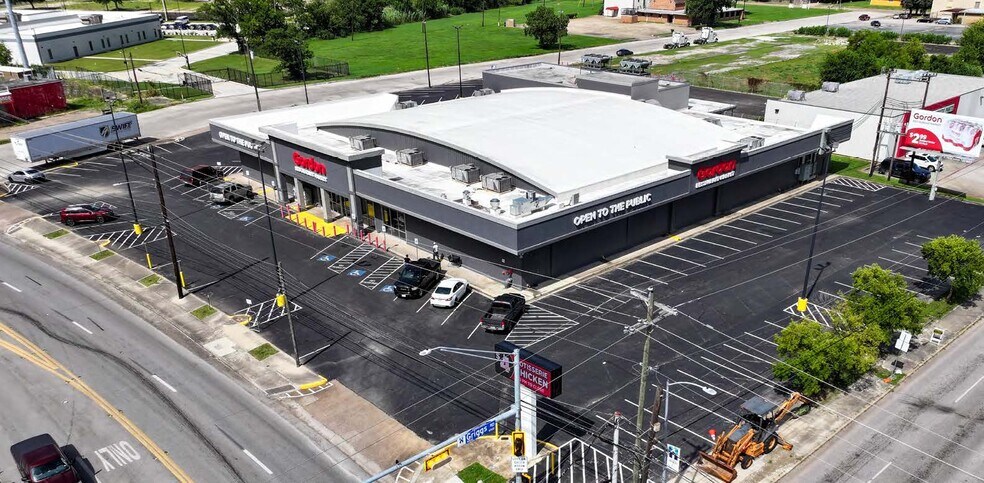 4519 Griggs Rd, Houston, TX for sale - Building Photo - Image 2 of 5