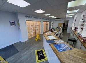 42 Market St, Eastleigh for lease Interior Photo- Image 2 of 6