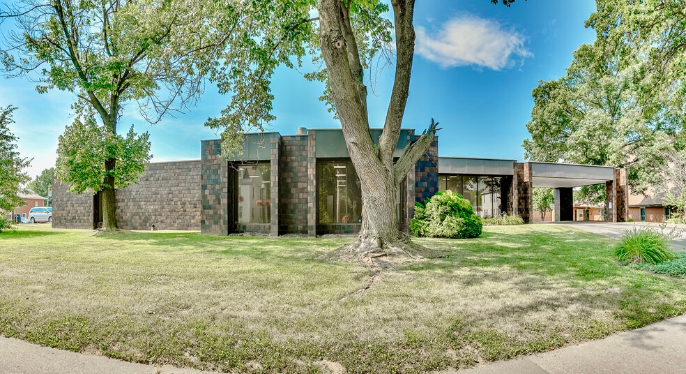 2710 College Ave, Alton, IL for lease - Building Photo - Image 2 of 31