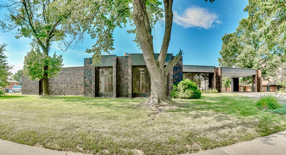 2710 College Ave, Alton, IL à louer - Photo du bâtiment - Image 2 de 31