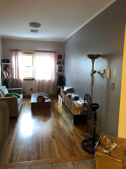5941 Linden St, Ridgewood, NY à louer - Photo du bâtiment - Image 3 de 6