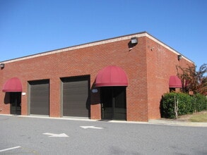 2784 Sugarloaf Pky, Lawrenceville, GA à louer Photo du bâtiment- Image 1 de 3