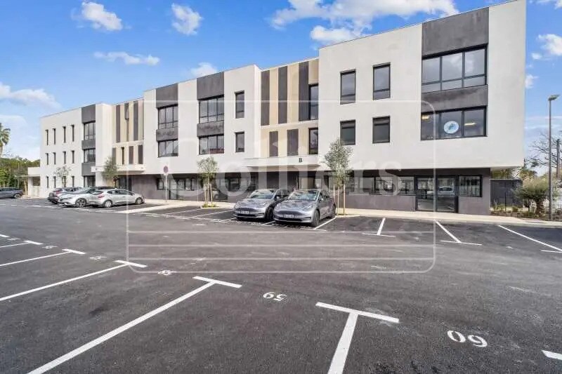 Office in Aubagne for lease - Building Photo - Image 1 of 3