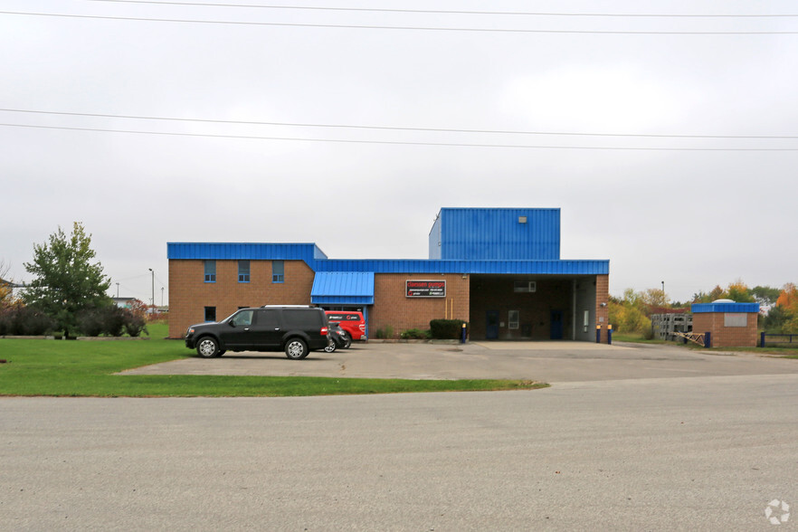 2249 Bowman St, Innisfil, ON for lease - Building Photo - Image 2 of 2