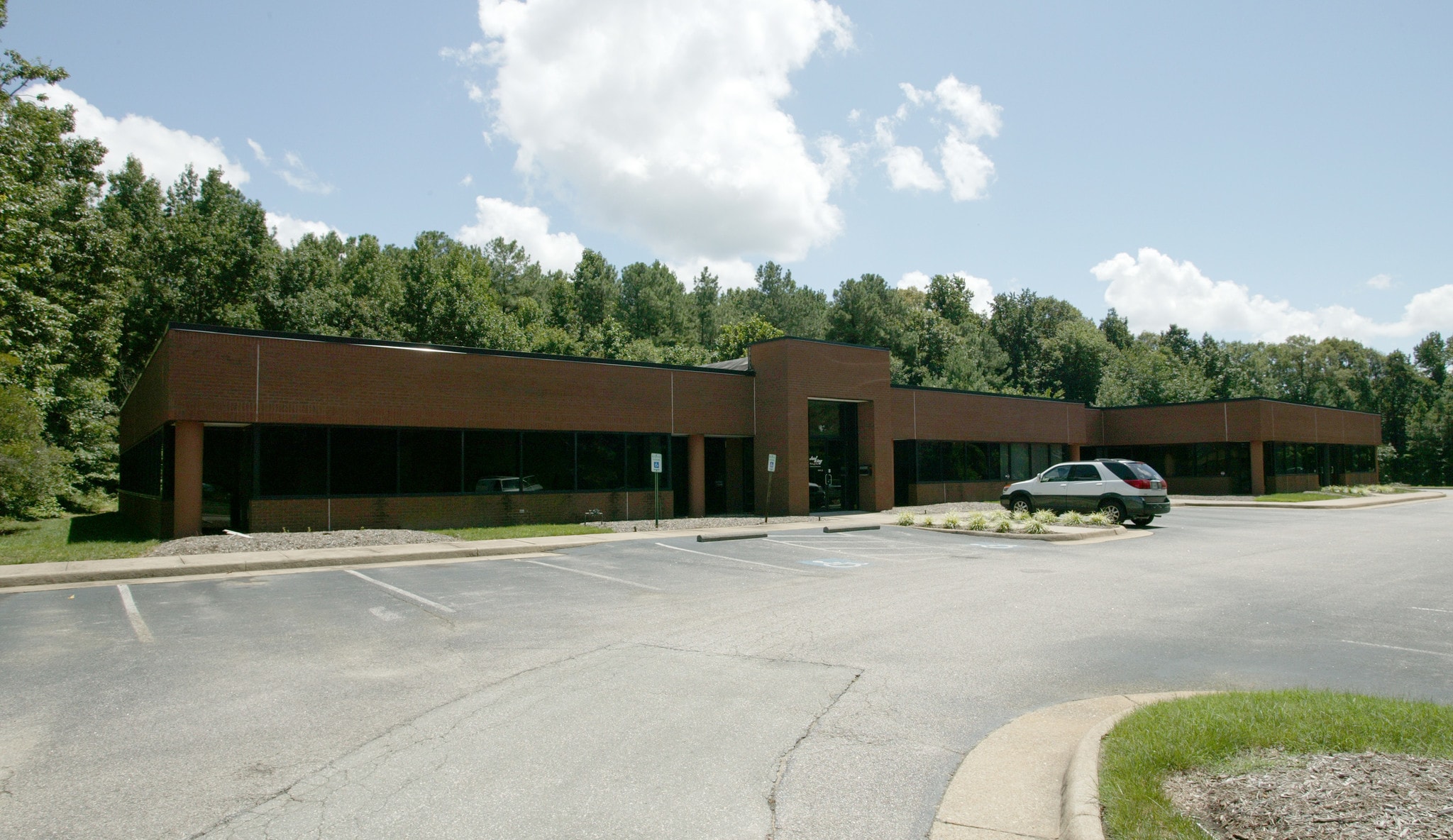9701 Metropolitan Ct, Richmond, VA for lease Primary Photo- Image 1 of 4