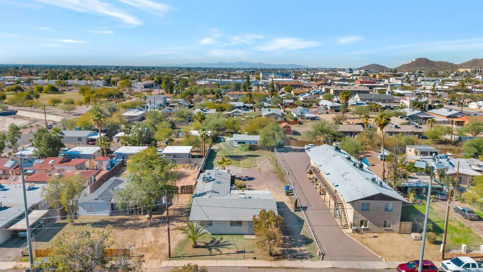 8916 N 11th St, Phoenix, AZ à vendre - Photo du bâtiment - Image 2 de 32