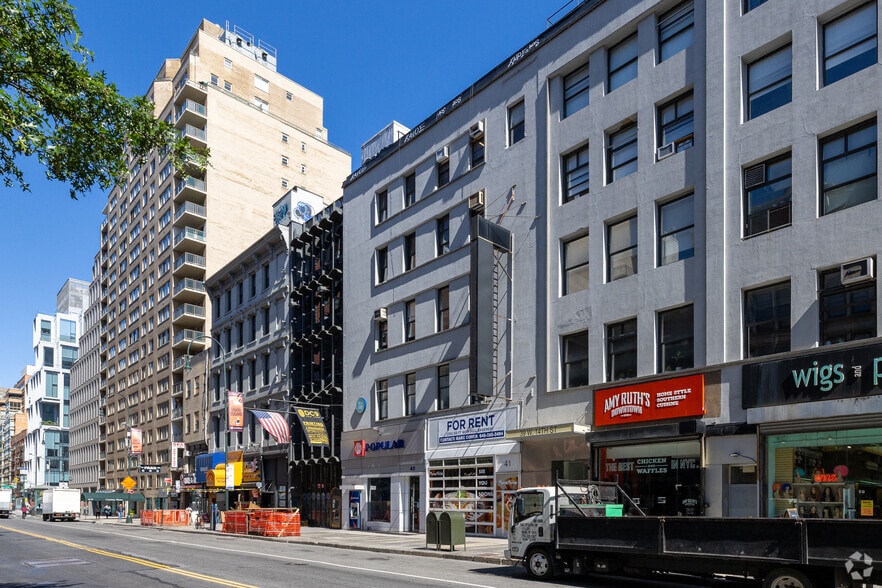 41-43 W 14th St, New York, NY à louer - Photo du bâtiment - Image 3 de 4