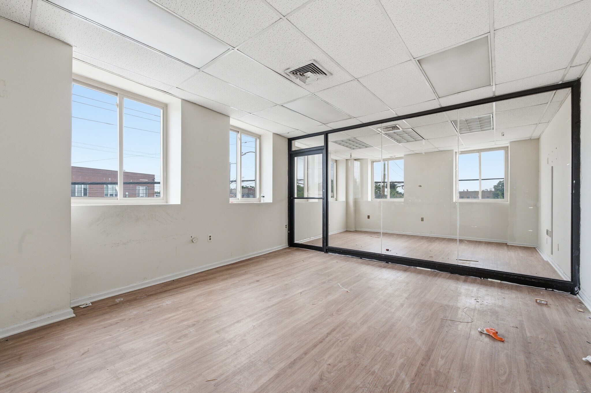 3800 E Tremont Ave, Bronx, NY for lease Building Photo- Image 1 of 4