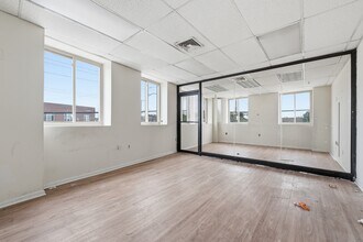 3800 E Tremont Ave, Bronx, NY for lease Building Photo- Image 1 of 4