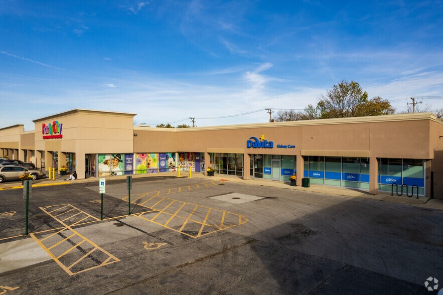 8101-8159 S Cicero Ave, Chicago, IL à louer - Photo du bâtiment - Image 2 de 7