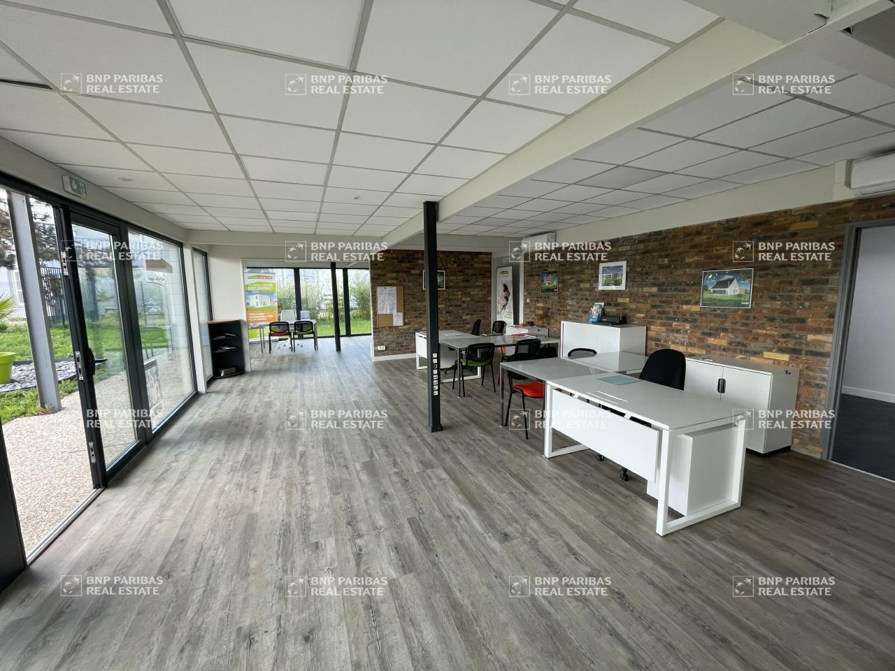 Office in Tours for lease Interior Photo- Image 1 of 13