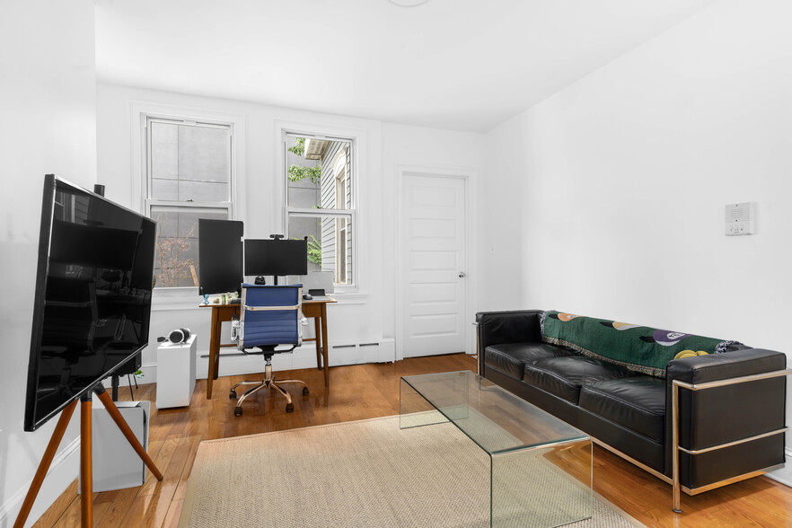 290 Leonard St, Brooklyn, NY for sale - Building Photo - Image 1 of 8