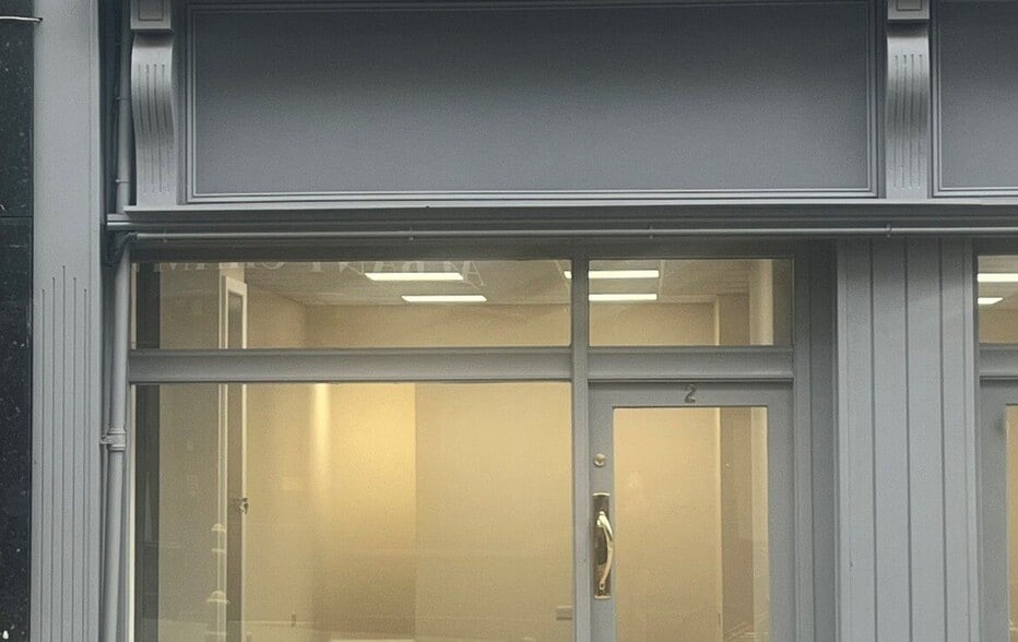 2-4 Skinner St, Newport for lease - Building Photo - Image 2 of 6