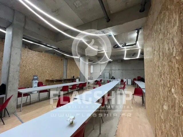 Retail in Paris for sale - Interior Photo - Image 3 of 7