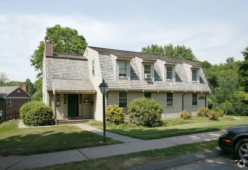 381 Hubbard St, Glastonbury, CT for lease - Building Photo - Image 3 of 36