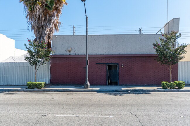 Plus de détails pour 5262 E Washington Blvd, Commerce, CA - Industriel à louer