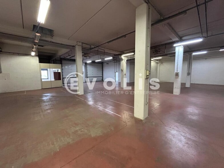 17 Rue Des Cévennes, Lisses à louer - Photo intérieure - Image 2 de 7