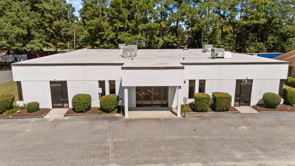 301 Plaza Dr, Greenville, NC for lease - Building Photo - Image 3 of 12
