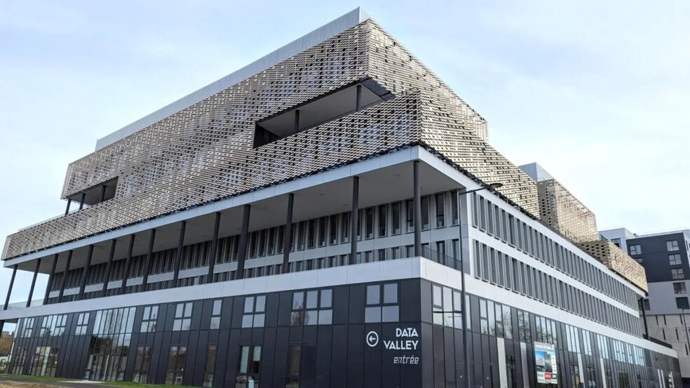 Office in Labège for lease - Building Photo - Image 2 of 21