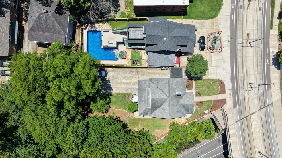610 Hawthorne Ln, Charlotte, NC for sale - Building Photo - Image 2 of 50