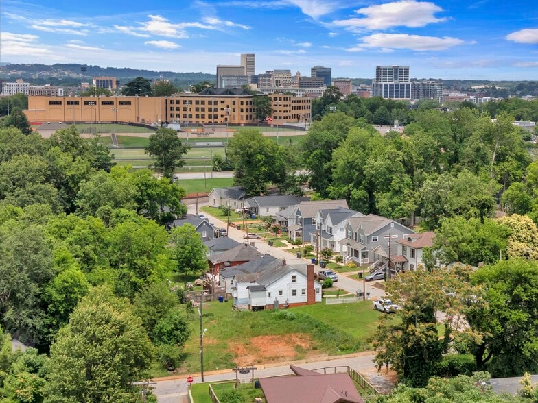 304 Sullivan St, Greenville, SC à vendre - Aérien - Image 2 de 6