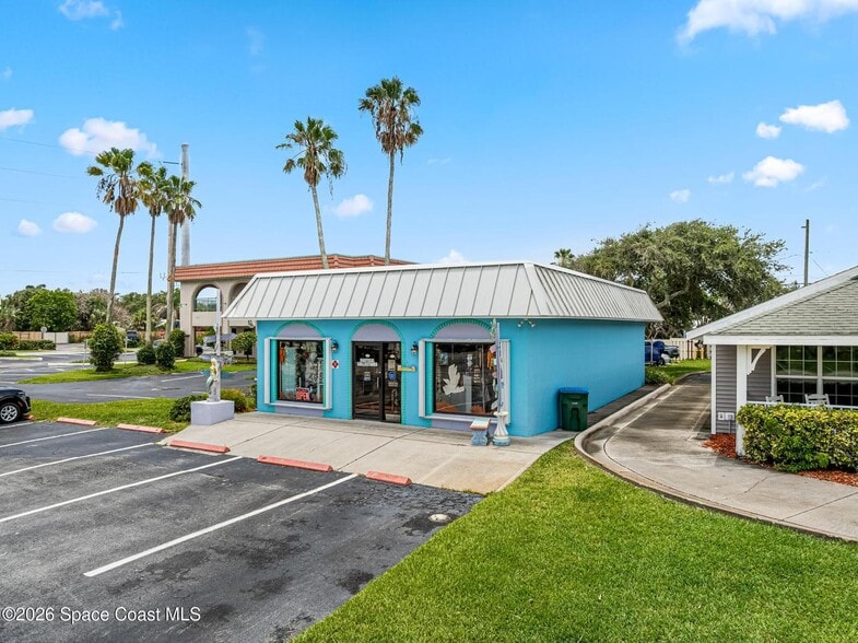 405 Ocean Ave, Melbourne Beach, FL for sale - Building Photo - Image 2 of 16